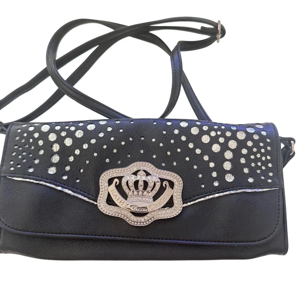 Kathy Van Zeeland stylish black